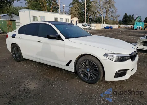 2018 BMW 530Xe z USA, uszkodzony, nr VIN WBAJB1C58JB084616